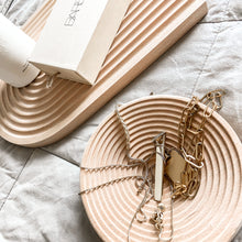 Load image into Gallery viewer, Round Wood Tray